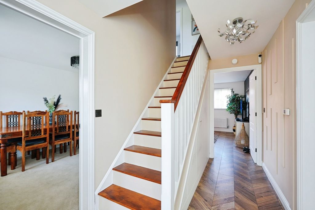 Property photo 2 of 39 Pbox-Img.Jpg