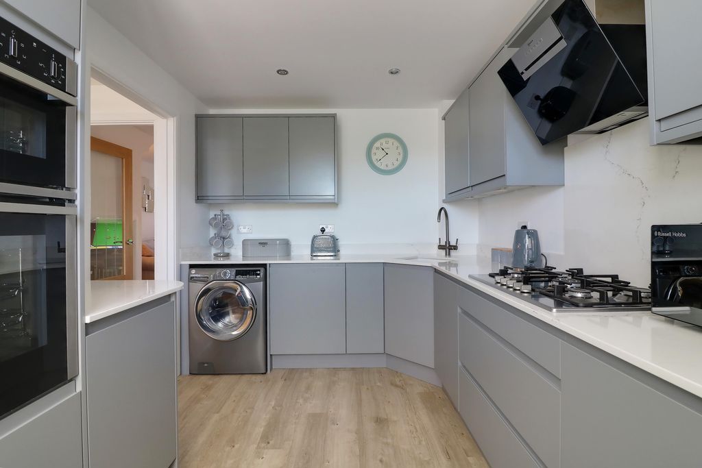 Property photo 3 of 24 Kitchen