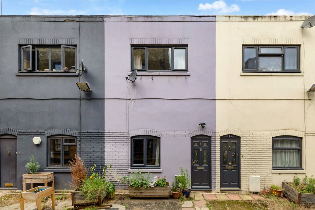 Property photo 1 of 15 Exterior