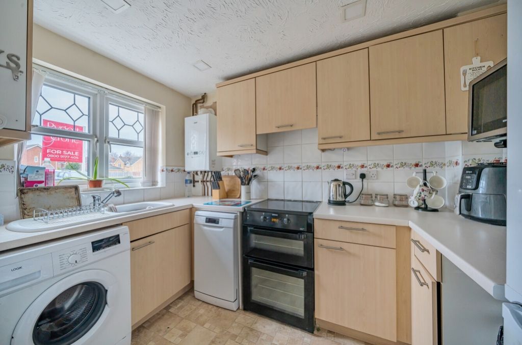 Property photo 3 of 12 Img_3030