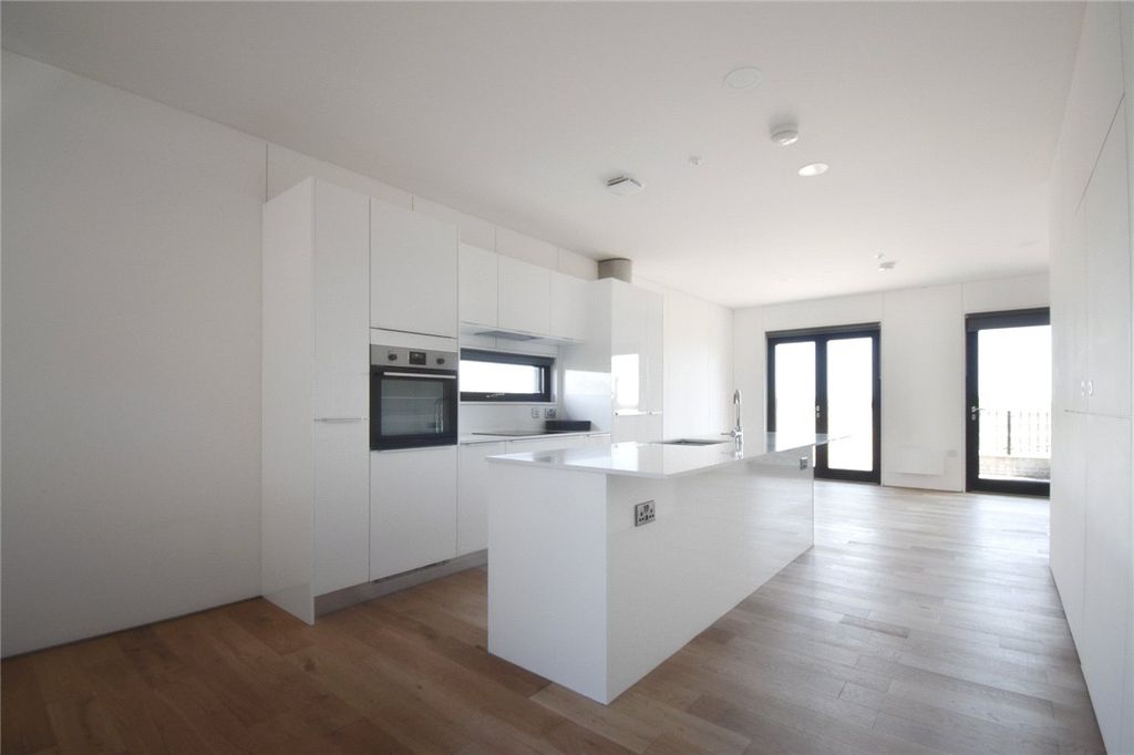 Property photo 2 of 18 Picture No. 22