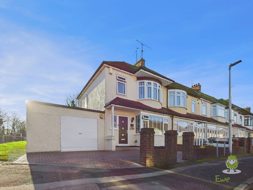 Property photo 1 of 21 Cam01543G0-Pr0164-Still003