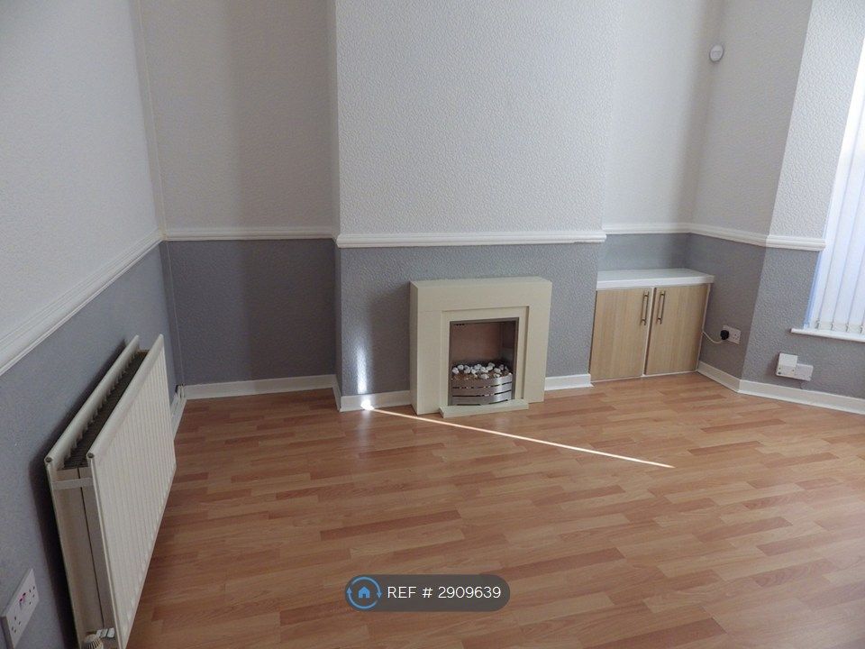 Property photo 1 of 4 Front Lounge