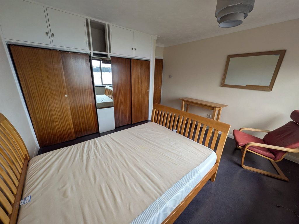 Additional image 9 of 2 bed flat to rentFlat 3, Lansdowne Court, Hamilton Terrace, Milford Haven, Pembrokeshire SA73