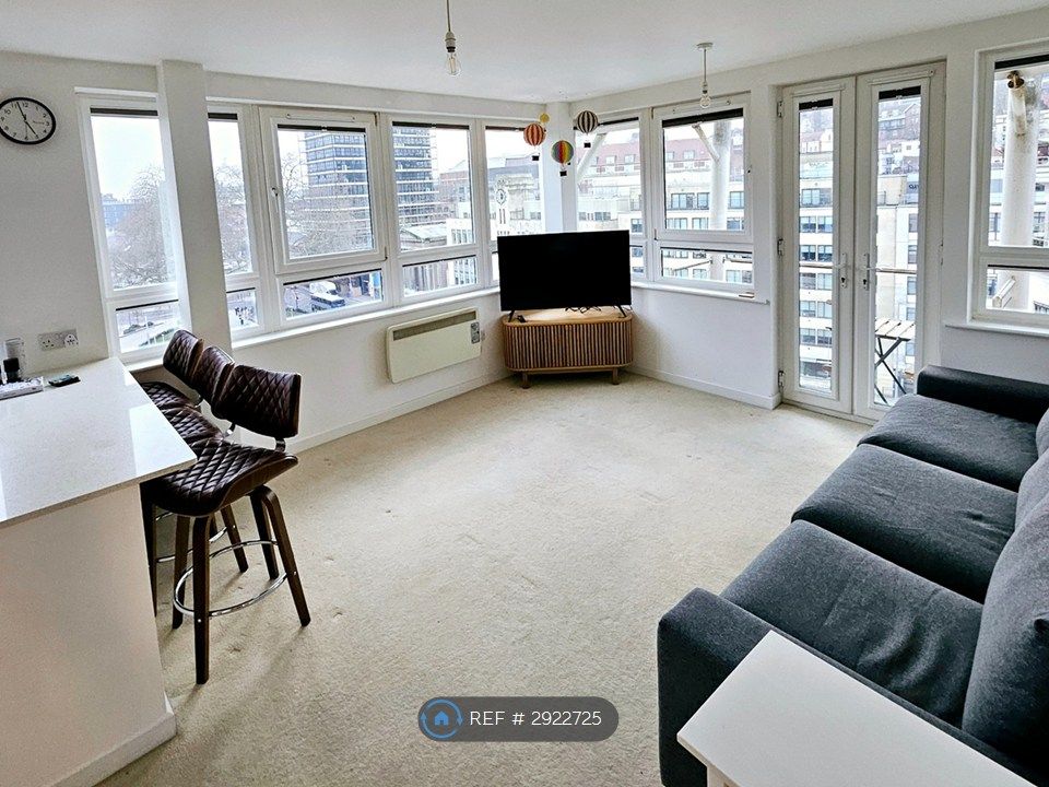 Property photo 1 of 12 Living Room