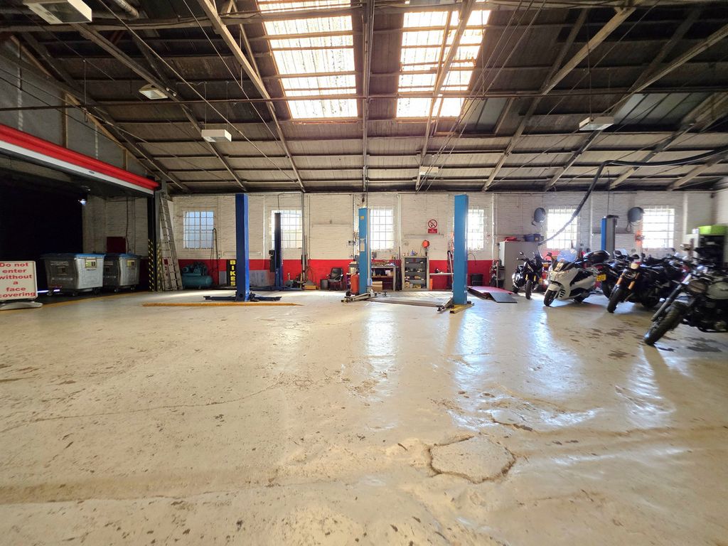 Property photo 3 of 10