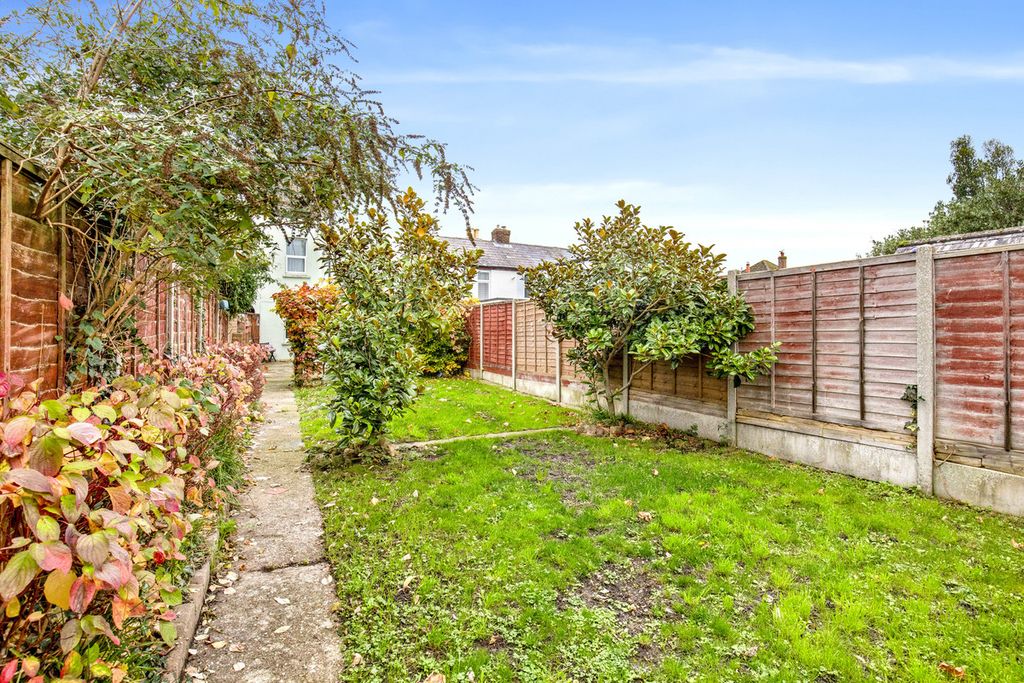 Property photo 3 of 13