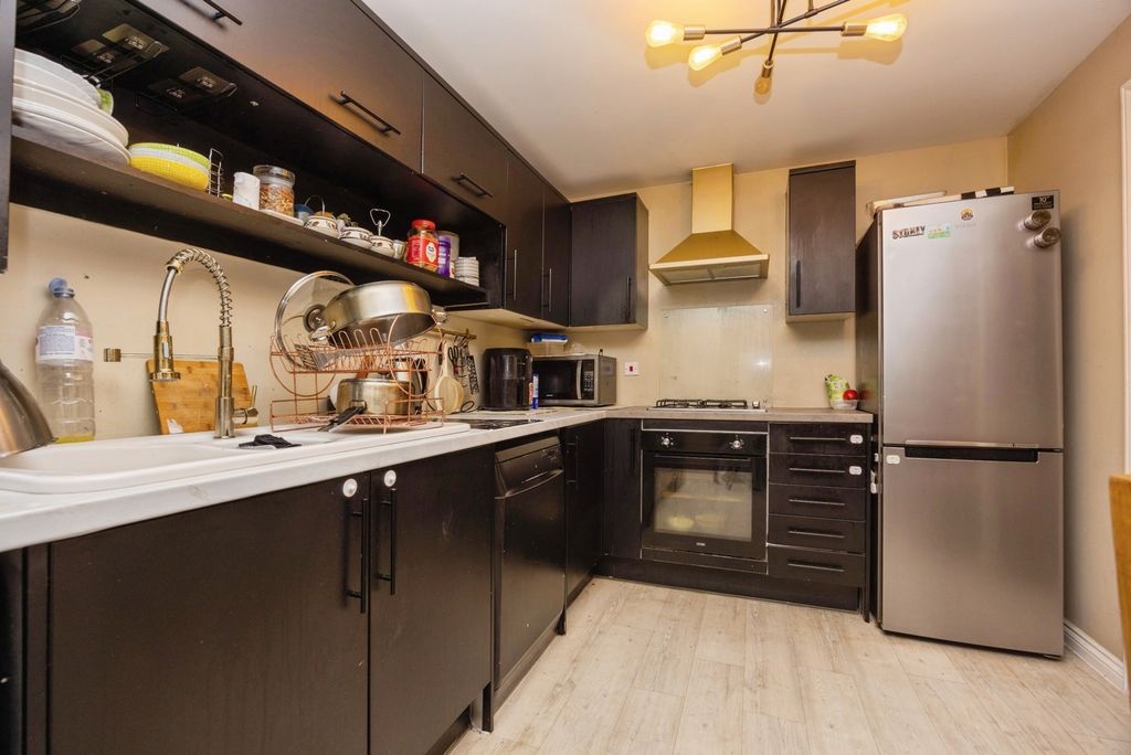 Property photo 2 of 20 Pbox-Img.Jpg