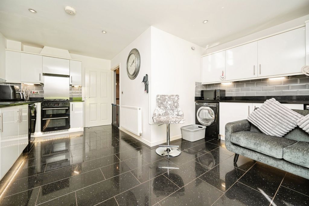 Property photo 2 of 35 Pbox-Img.Jpg