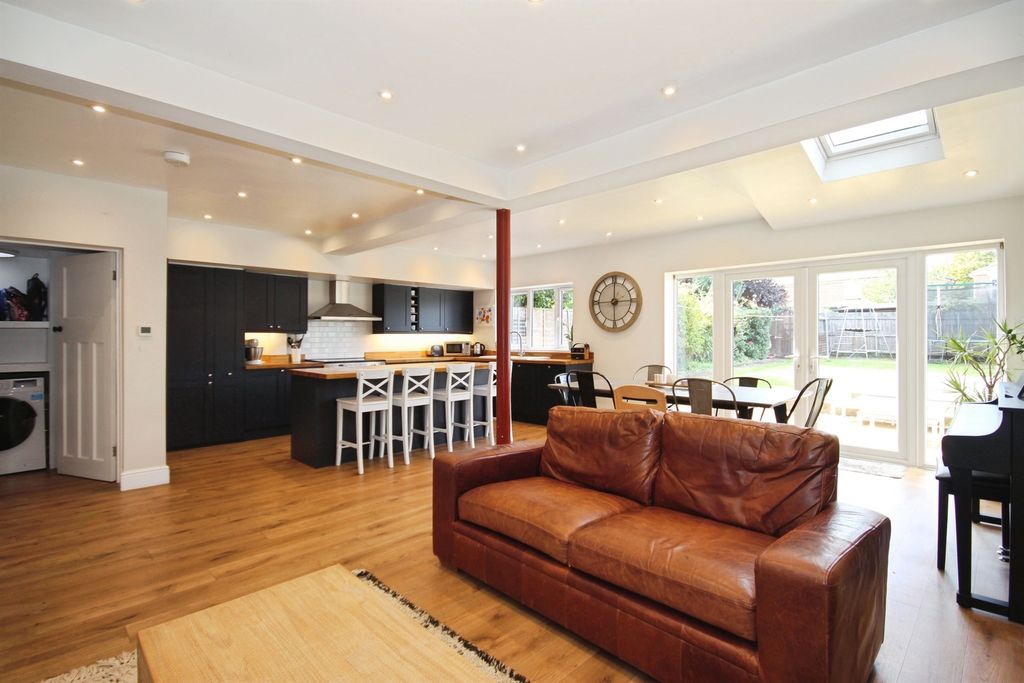 Property photo 2 of 19