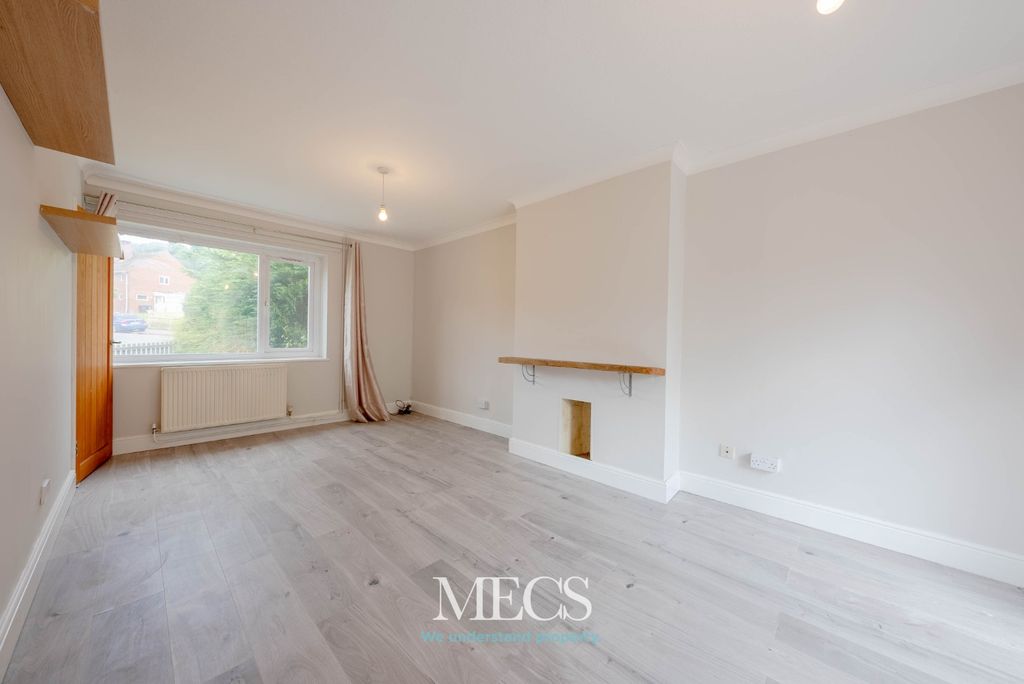 Property photo 2 of 13 644212