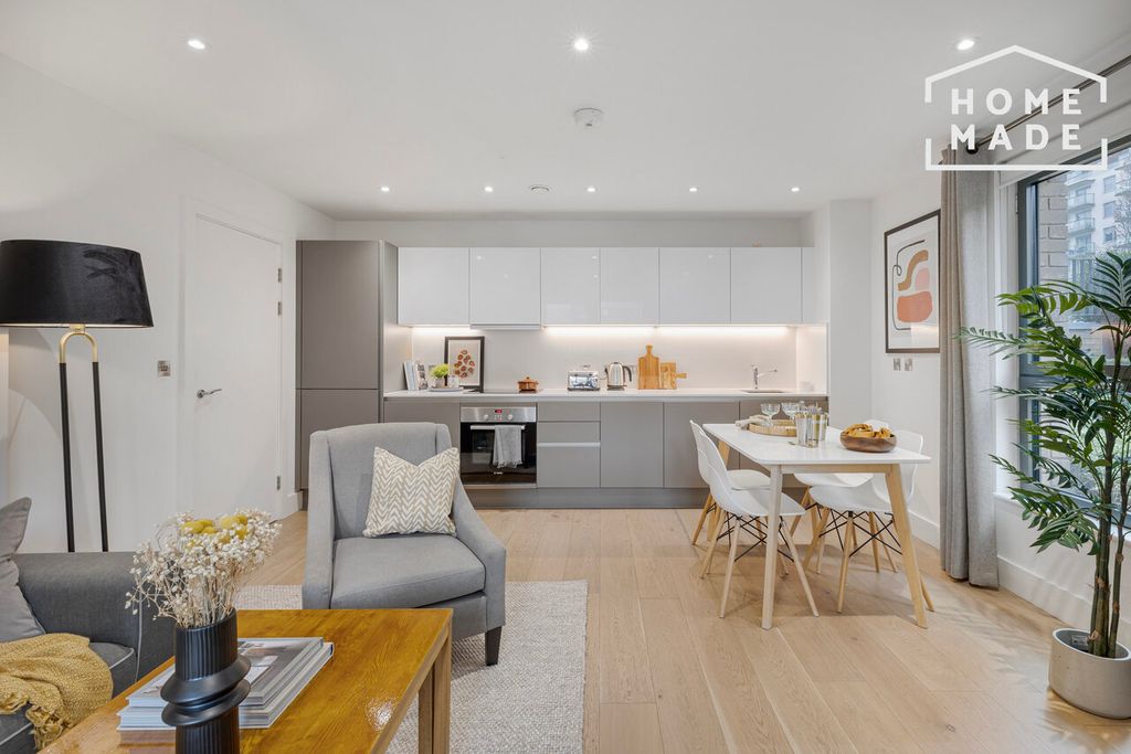 Property photo 1 of 20 Dcb4Ae3982c56E3Fe73c30E5F0E2