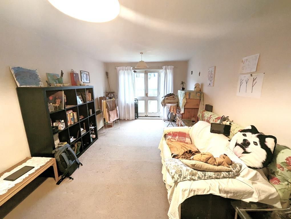 Property photo 1 of 3
