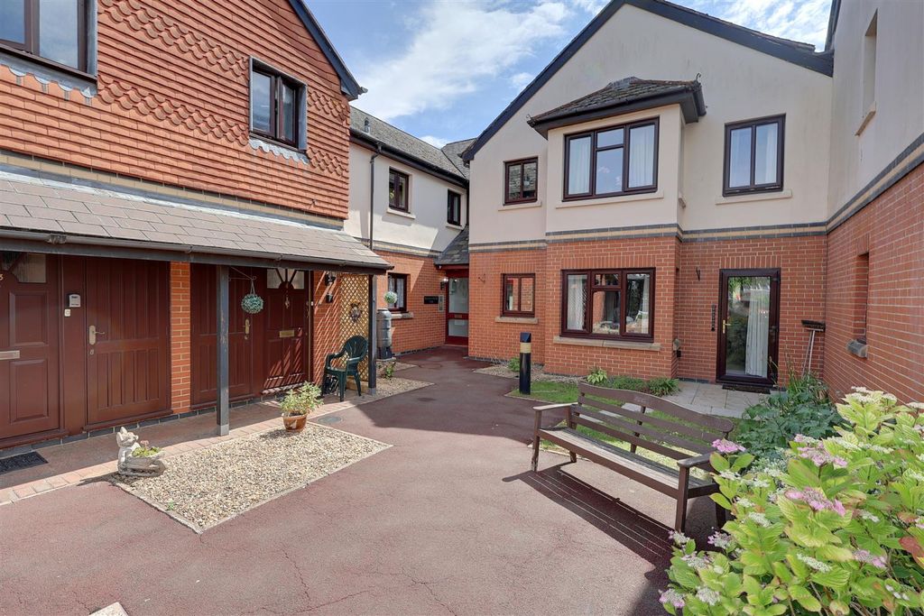 Property photo 2 of 14