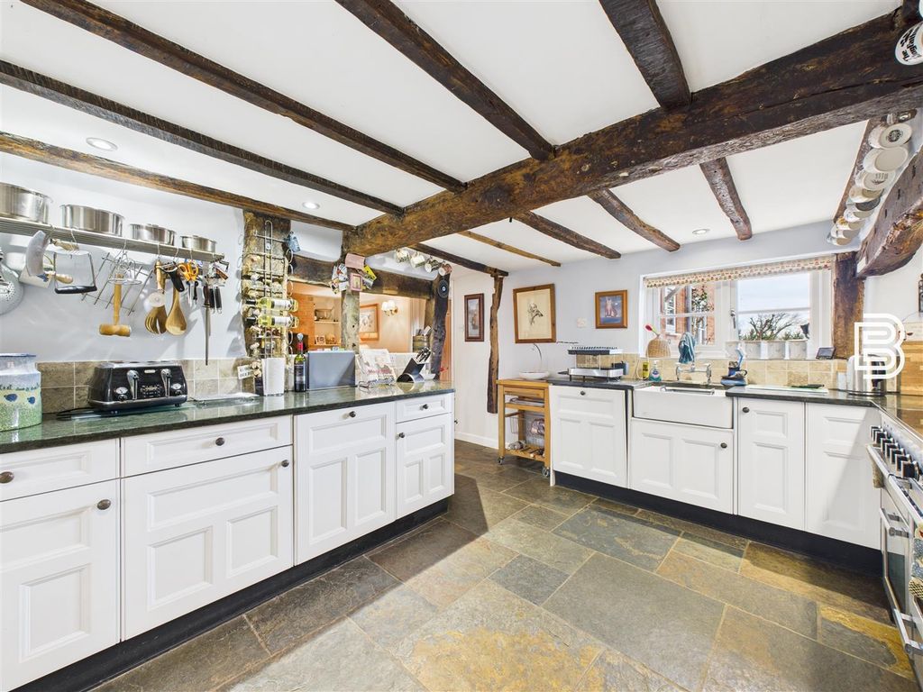 Property photo 1 of 23 Kitchen (2).Jpg