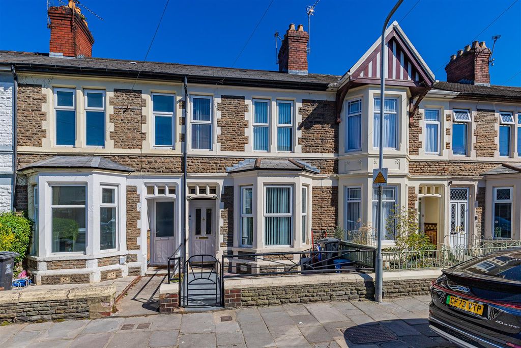 Property photo 1 of 17 Moorland Road 81-18.Jpg