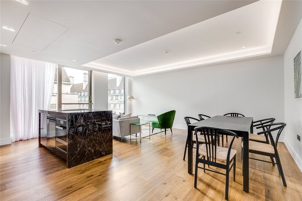 Property photo 1 of 16 Kitchen/Reception