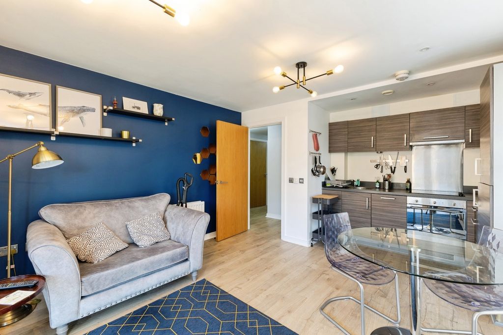 Property photo 3 of 13 Pbox-Img.Jpg