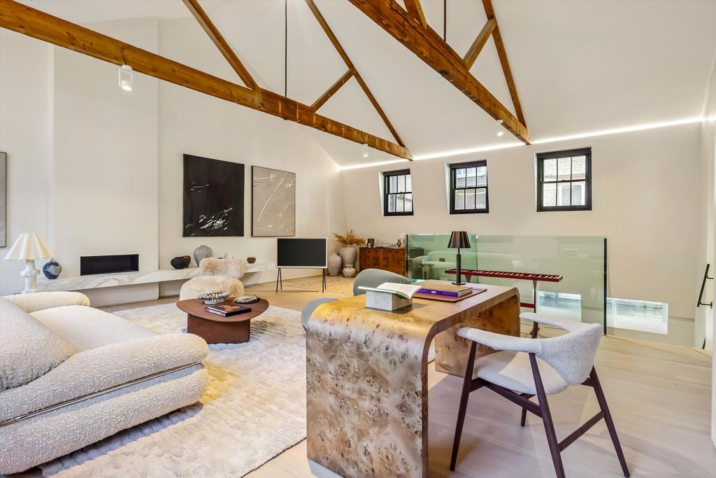 Property photo 1 of 17 Image