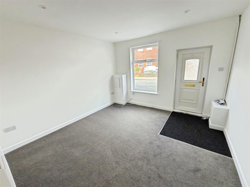 Property photo 2 of 10 North Lowestoft (9).Jpg