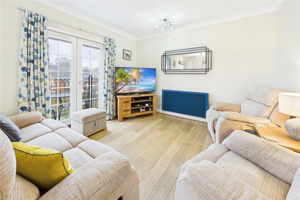 Property photo 2 of 17 Living Room