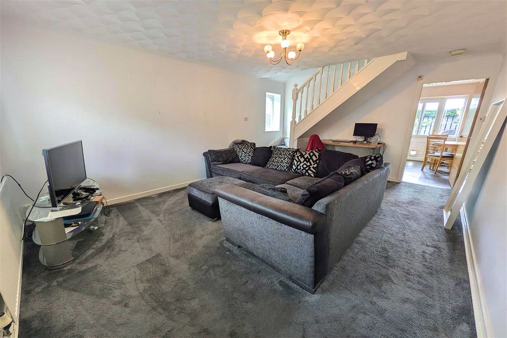 Property photo 2 of 8 Lounge