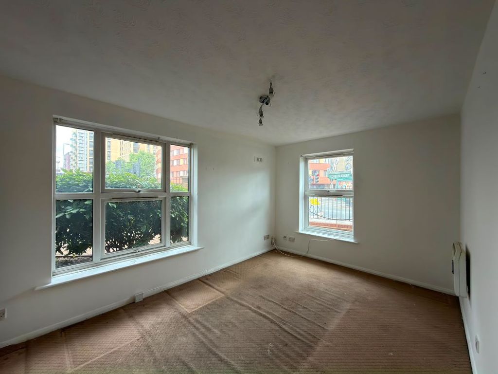 Property photo 3 of 6