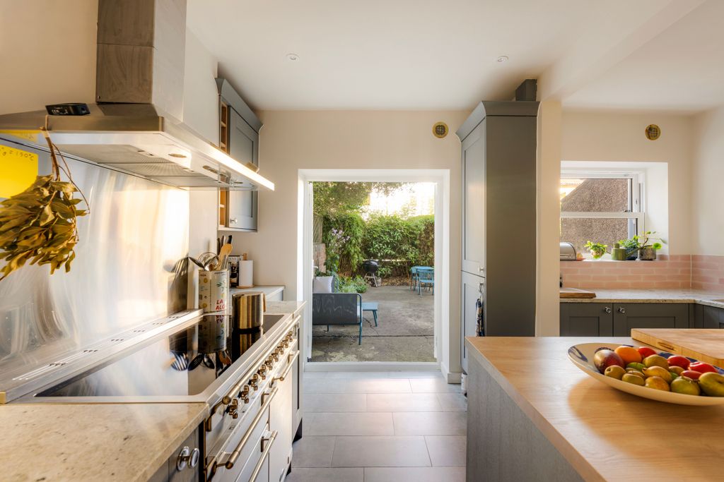 Property photo 3 of 26 34