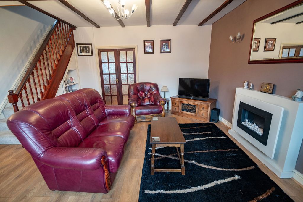 Property photo 2 of 23