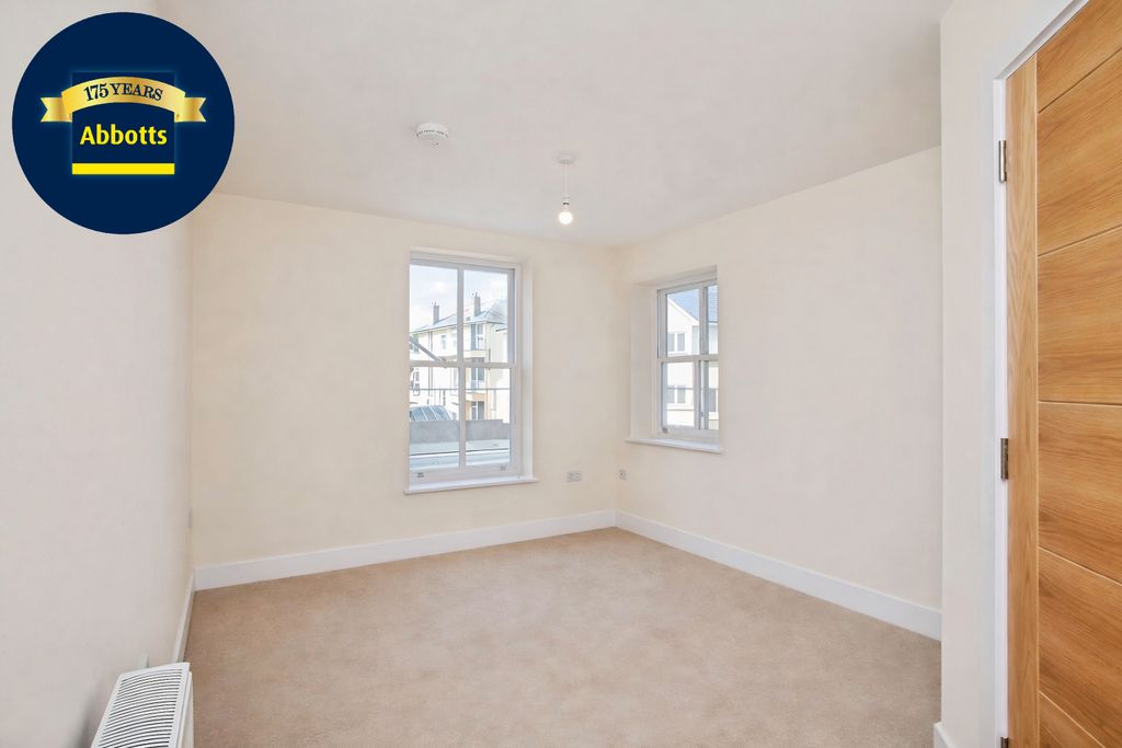 Property photo 3 of 5