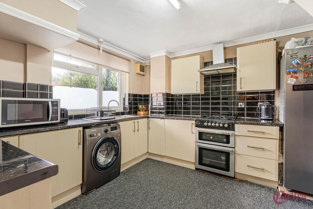 Property photo 1 of 23 Kitchen