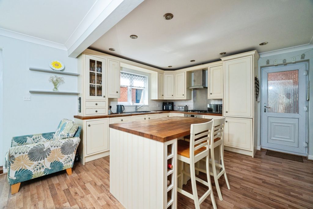 Property photo 3 of 17 Kitchen/Dining Living Photo 1