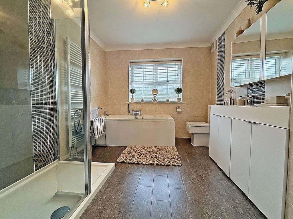 Property photo 3 of 36 Bathroom