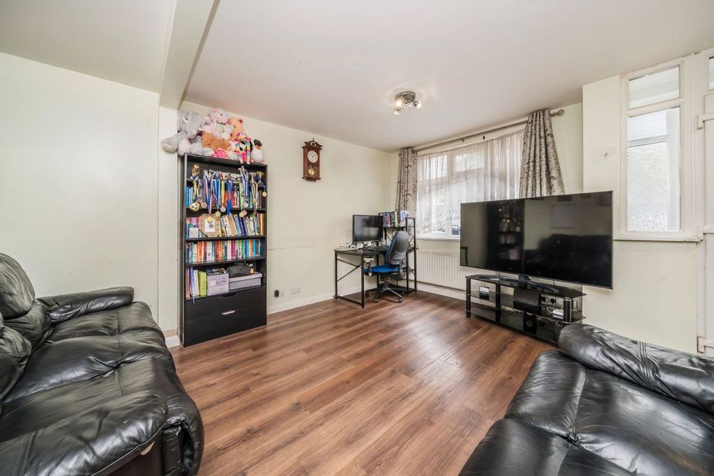 Property photo 2 of 7