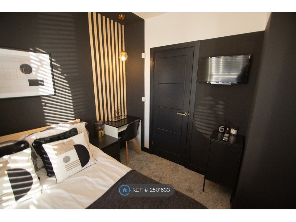 Property photo 2 of 11 Bed 4 (Ground Floor)
