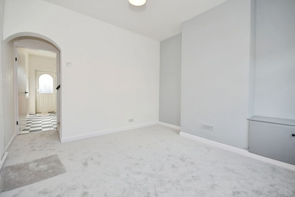 Property photo 3 of 20 Pbox-Img.Jpg