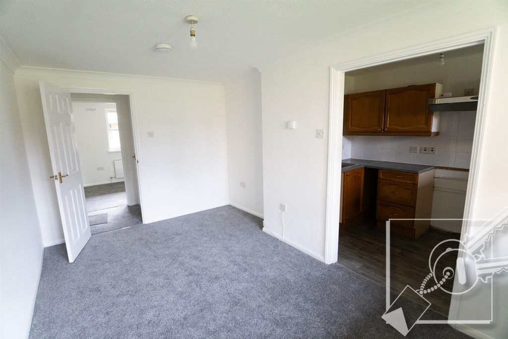 Property photo 3 of 18 Lounge To Kitchen