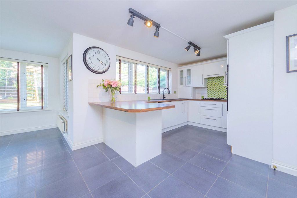 Property photo 3 of 51 Picture No. 33