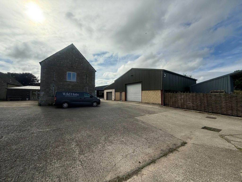 Property photo 3 of 10 011.Jpg