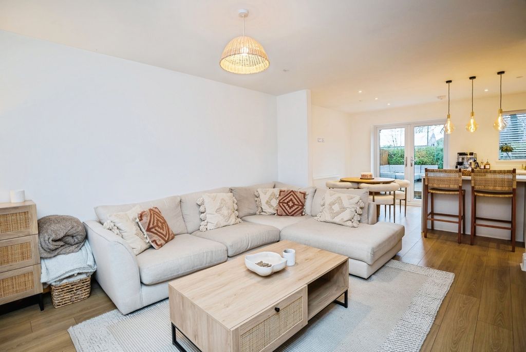 Property photo 2 of 26 Pbox-Img.Jpg