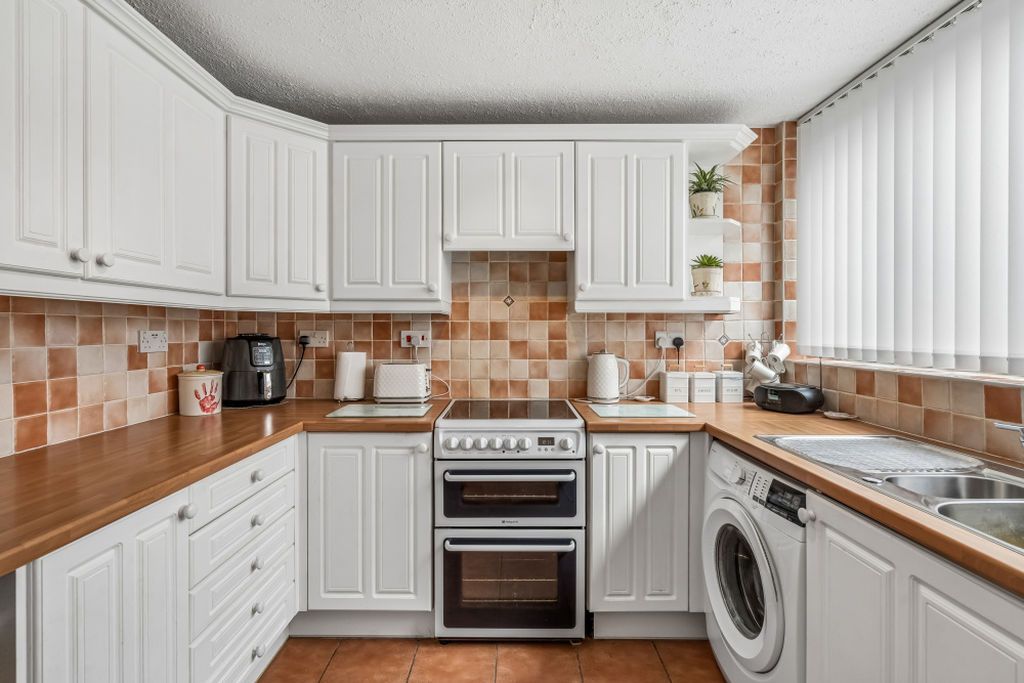 Property photo 3 of 21 Photo 1