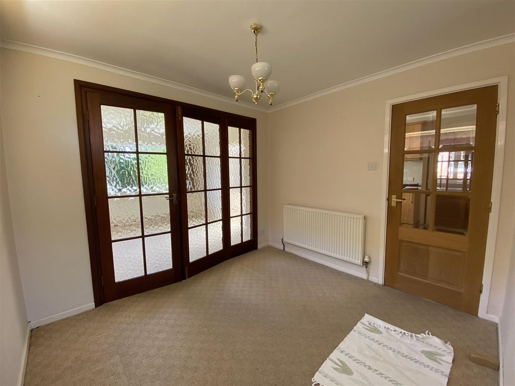 Property photo 3 of 23 Dining Room.Jpeg