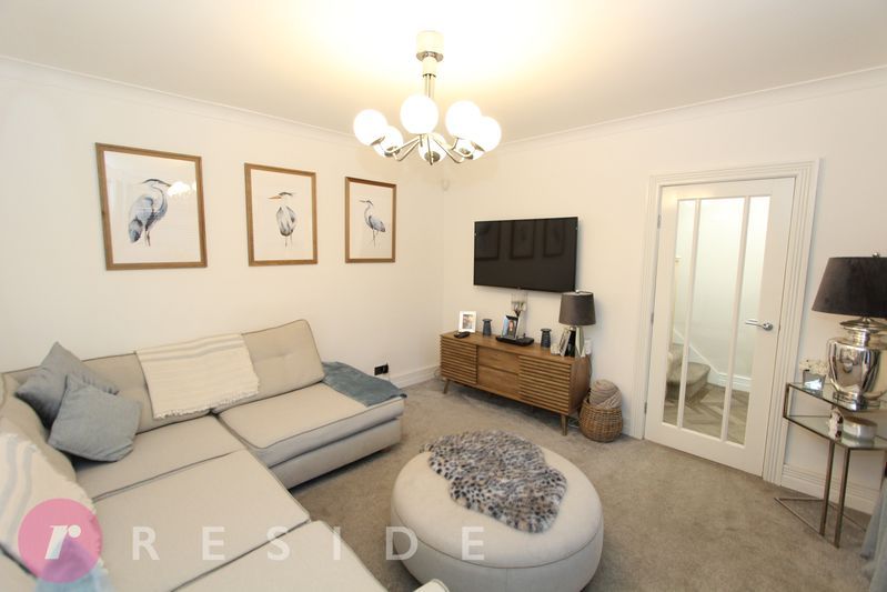 Property photo 2 of 15 Lounge