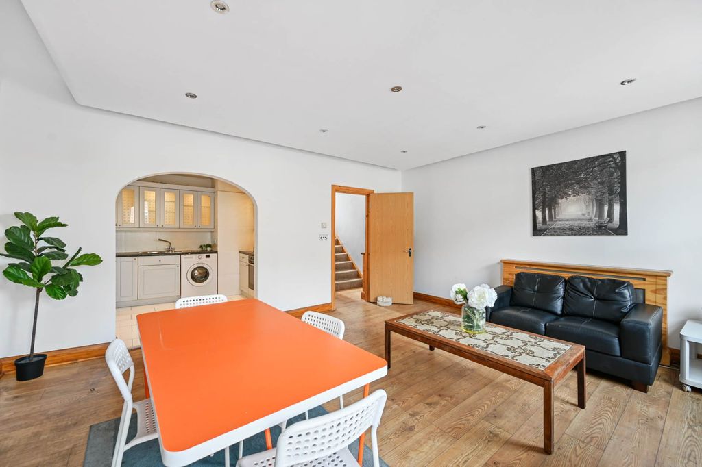 Property photo 1 of 5