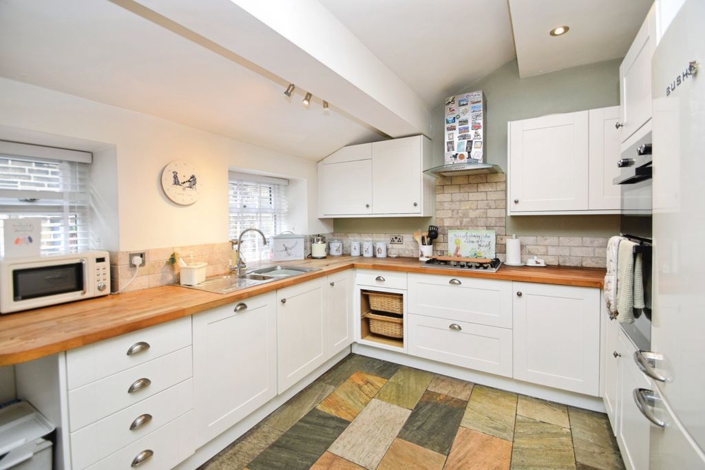 Property photo 3 of 30