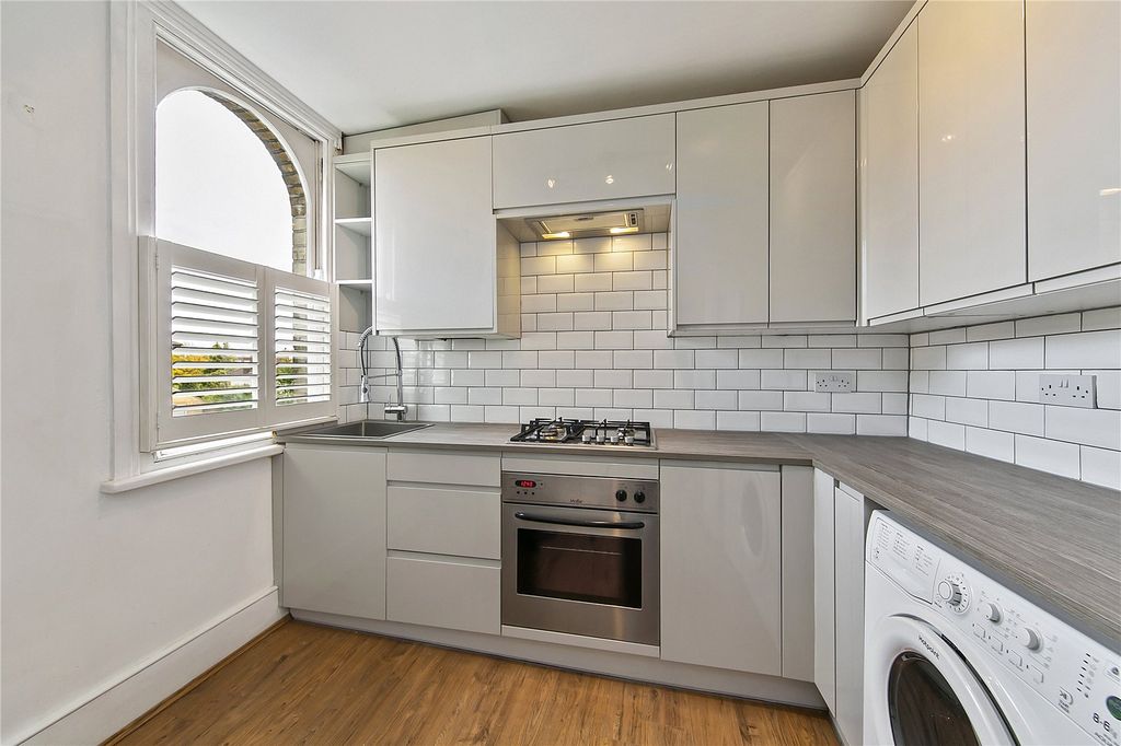 Property photo 3 of 8 Picture No. 06