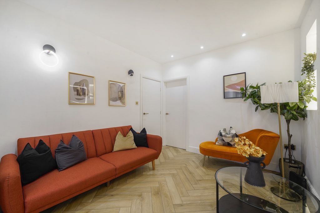 Property photo 3 of 24