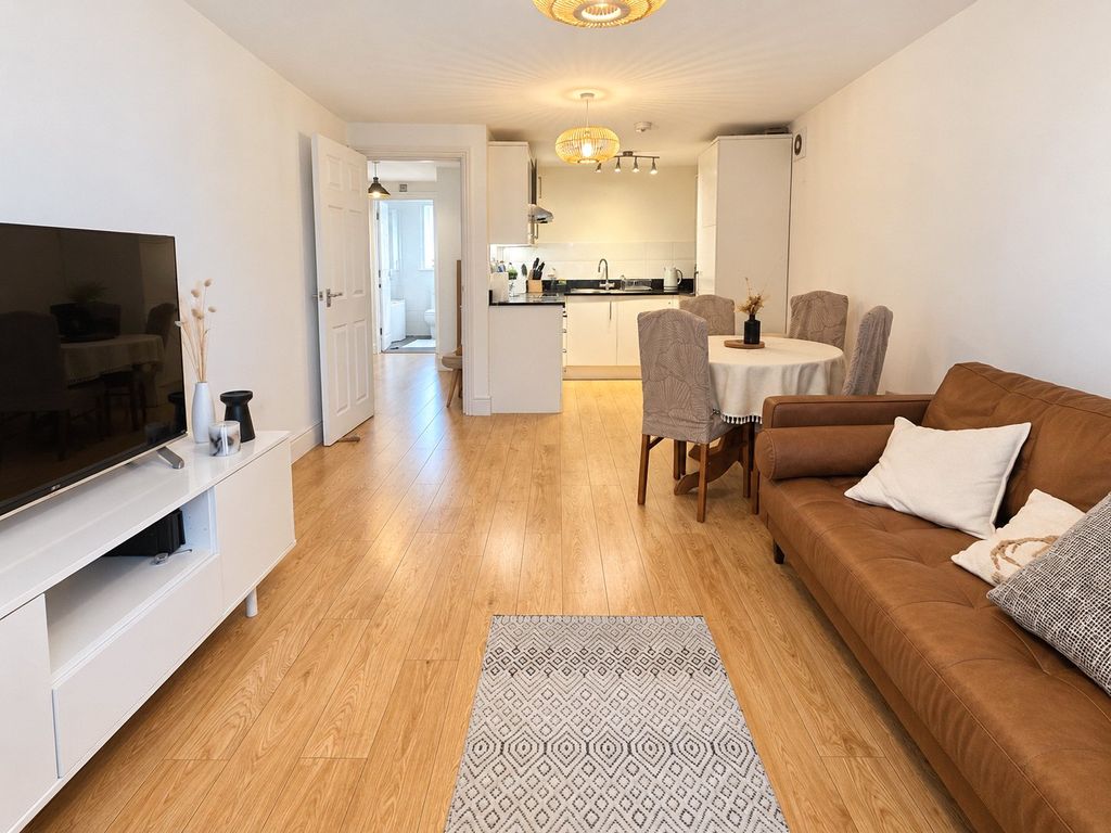 Property photo 3 of 10 Picture No. 12