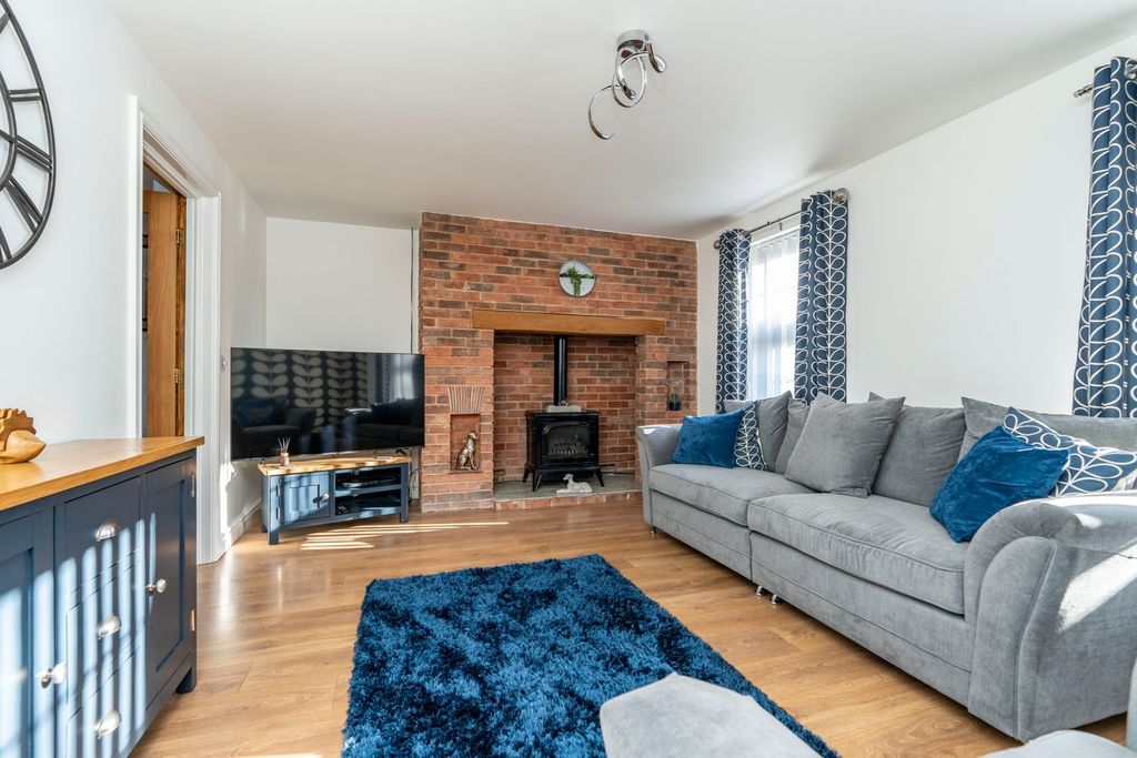 Property photo 2 of 24