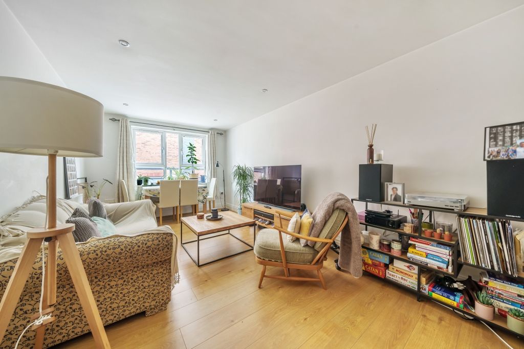 Property photo 2 of 6 978806 (2)